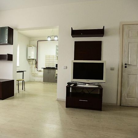 Mbi Buget Apartment Крайова Екстериор снимка